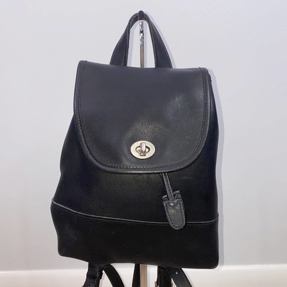 Coach Handbags - Coach 9960 vintage leather turn lock backpack daypack 90’s